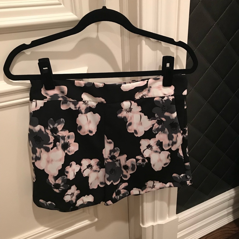 Floral EXPRESS dress shorts